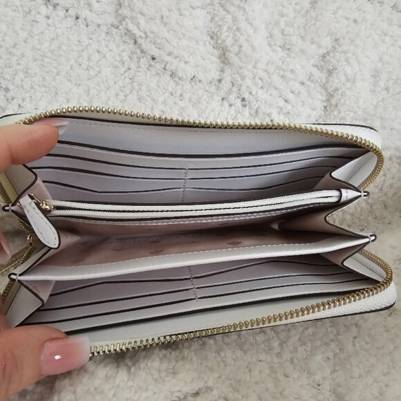 Katie Spade Wallet - Picture 3 of 5